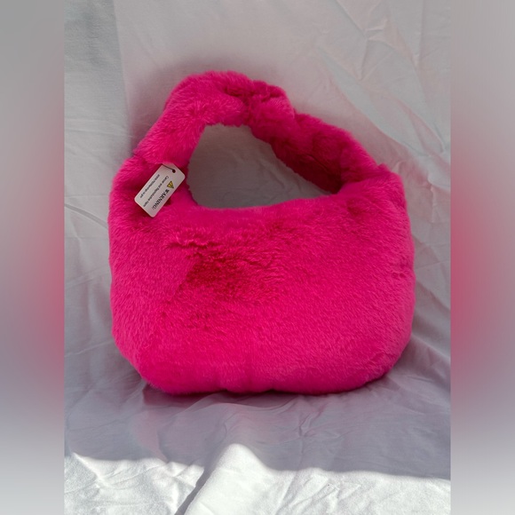 3 AM‎ Forever pink fuzzy shoulder bag- NWOT - Picture 3 of 5